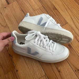 Veja V12 Sneakers